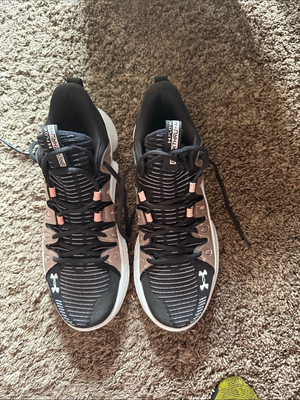 Under Armour Sneakers